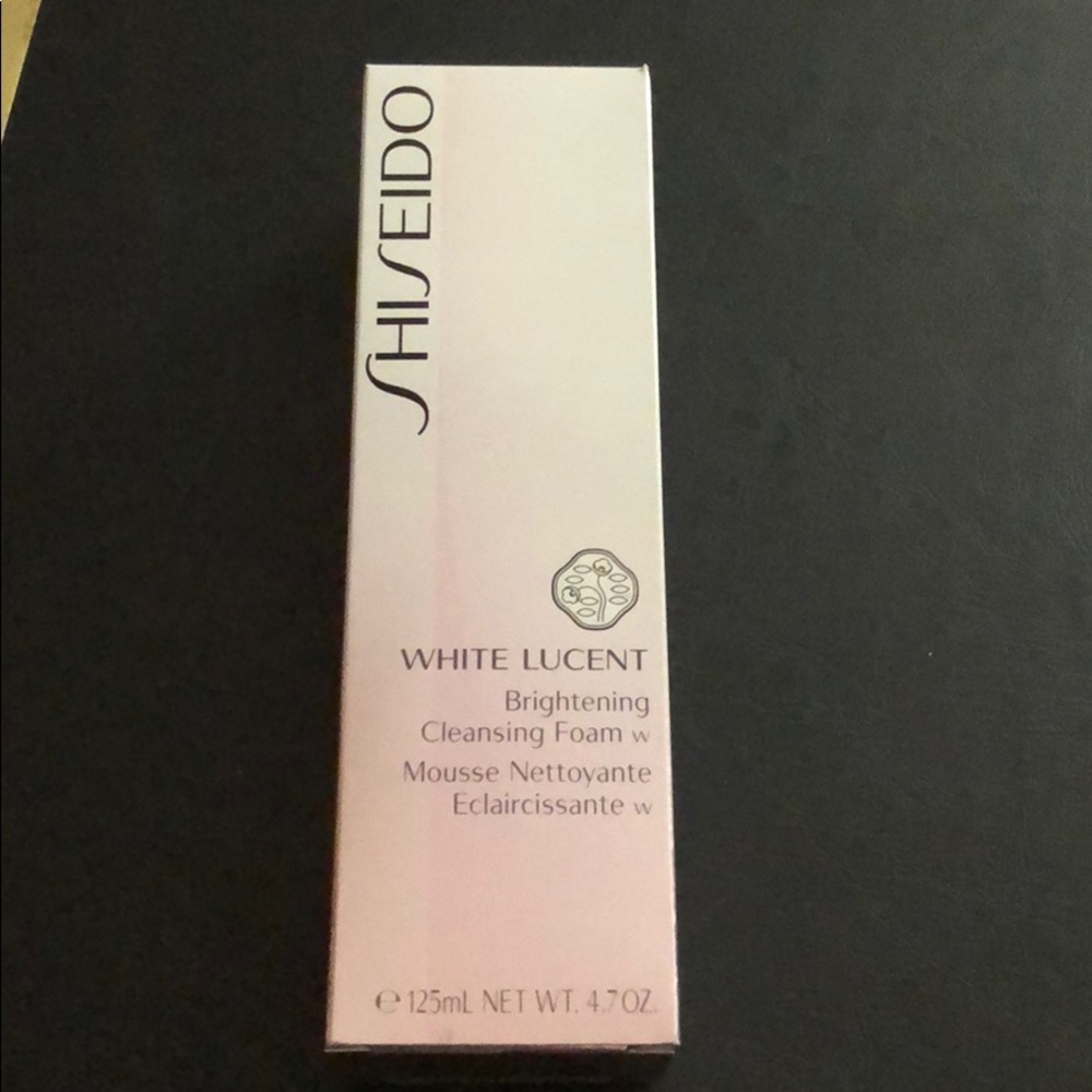 Shiseido White Lucent Brightening Cleansing Foam